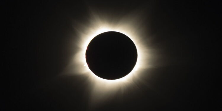 Eclipse Parcial Da Lua No Brasil Em Setembro. Confira Onde Será e Os Horários!