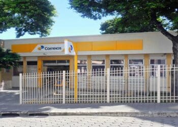 Veja essa imagem em: Wikimedia Commons