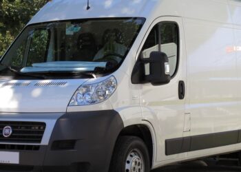 Comparativo de utilitários: Carros de trabalho que se destacam em 2024