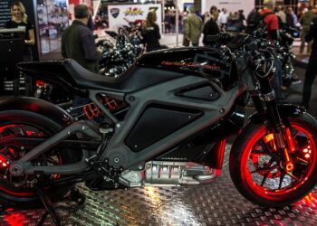 Motos mais econômicas: Tenha autonomia e custo-benefício