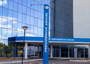 Funeral do INSS? Servidores Realizam Protesto em Brasília!