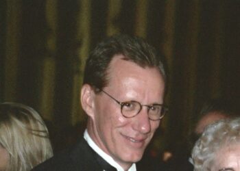 James Woods: A Fortuna Secreta do Diretor Executivo de Oppenheimer
