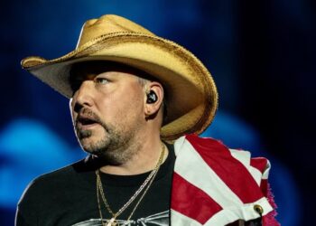 Jason Aldean: O Rei da Música Country e Seu Império Multimilionário