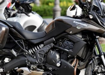 Melhores motos para o trabalho: Economia e resistência para o dia a dia