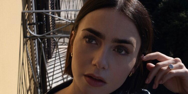 Lily Collins: Como Ela Conquistou Hollywood e Fez sua Fortuna Crescer