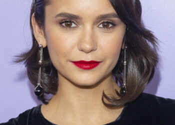 Nina Dobrev: Riqueza e Sucesso Além de The Vampire Diaries