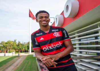 O Futuro de Carlinhos no Flamengo Ameaçado por Problemas Disciplinários; Entenda!