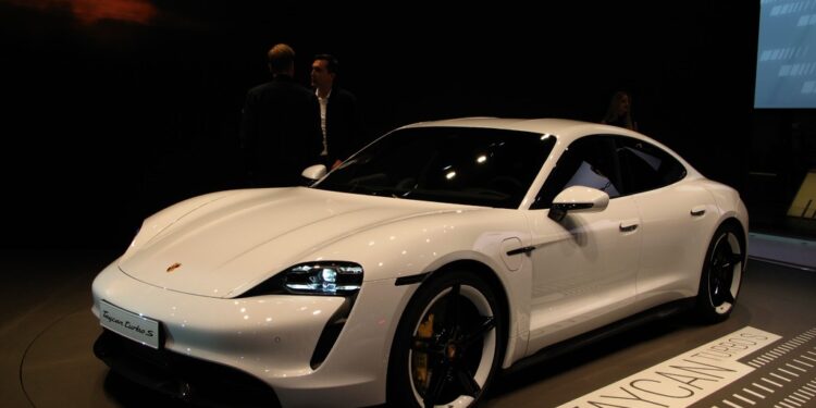 O que esperar dos carros de luxo mais exclusivos de 2024