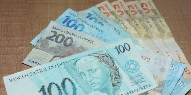 Salário mínimo de R$ 1.844,40 em SC: entenda as regras e veja se você se encaixa!
