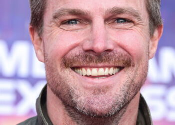Além do Arqueiro Verde: A Fortuna de Stephen Amell