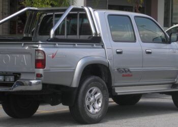 Traseira Toyota Hilux | Fonte: Wikimedia Commons