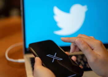 X (Antigo Twitter) Retoma Funções Mesmo Sob Bloqueio Judicial no Brasil