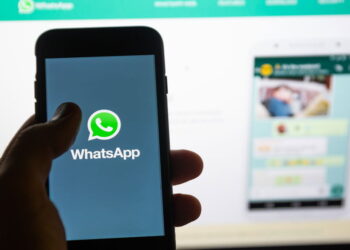 WhatsApp testa 11 novos temas para personalizar o plano de fundo e a cor da conversa. Confira!