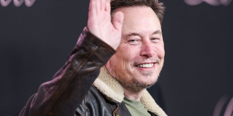 O Primeiro Trilionário! Elon Musk Está Próximo de Fazer História