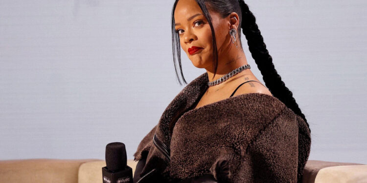 Rihanna mesmo sem novos Hits, ela emplaca um alto patrimônio! Veja: