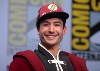 Ezra Miller: A Ascensão Acelerada do Patrimônio do The Flash