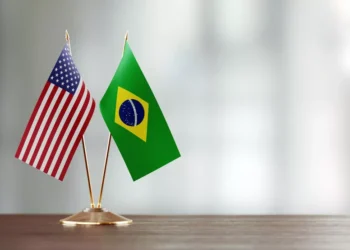 Super Quarta: EUA Corta, Brasil Eleva Juros? Confira análise