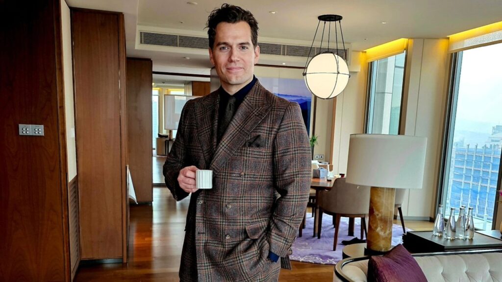 O Gamer que Conquistou Hollywood: A Fortuna de Henry Cavill