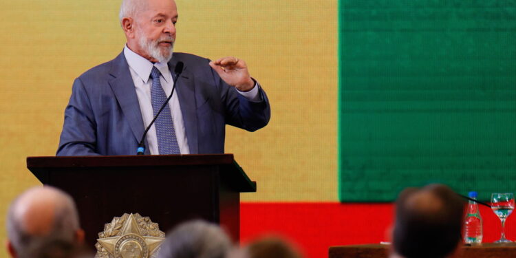 Adeus a Idade Mínima na Aposentadoria INSS! Nova Lei para quem teve carteira assinada. Entenda!