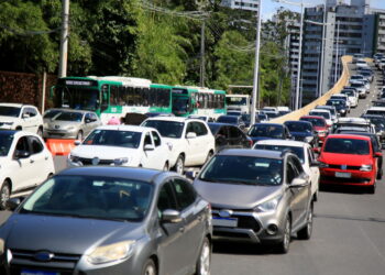 Brasileiros comemoram nova lei do IPVA que entrará em vigor em 2025