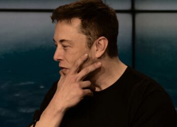 Elon Musk tem R$ 975 bilhões, mas o brasileiro mais rico do mundo surpreende com sua fortuna!