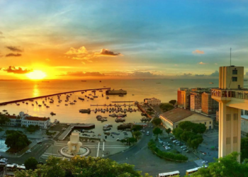 Pôr do Sol na cidade - Fonte: https://saltur.salvador.ba.gov.br/