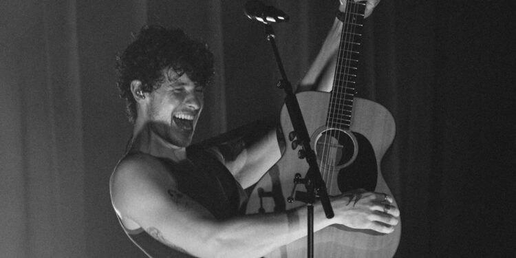 Além das Músicas: A Fortuna Astronômica de Shawn Mendes