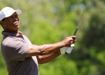 A fortuna de Neymar impressiona, mas esse Jogador de Golfe faz ele parecer POBRE