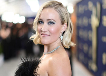 Mais rica que nunca: Emily Osment expande seus negócios e conquista o topo.