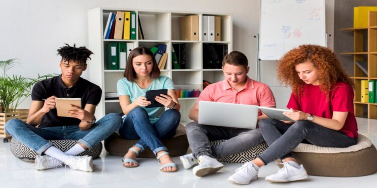 A Tecnologia e Seus Impactos No Desenvolvimento Dos Estudantes. Entenda!