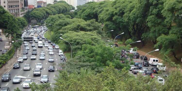 Avenida 23 de Maio, em São Paulo | Veja essa imagem em: Flickr