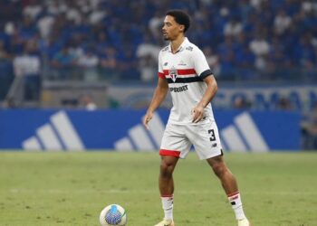 Brasileirão 2024: Jamal Lewis deve ser titular no São Paulo contra o Criciúma.
