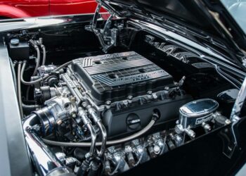 Carro modificado com motor supercharged | Fonte: Pexels