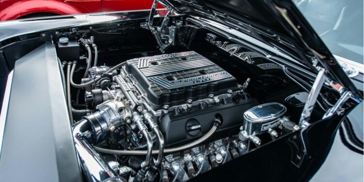 Carro modificado com motor supercharged | Fonte: Pexels