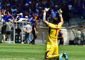 Cruzeiro Avança para a Final da Copa Sul-Americana com Cássio DECISIVO!