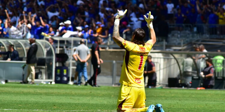 Cruzeiro Avança para a Final da Copa Sul-Americana com Cássio DECISIVO!
