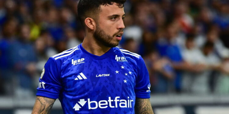 Com R$ 1,3 milhão em multas na Conmebol, Cruzeiro pede torcida para lotar Mineirão. Entenda!