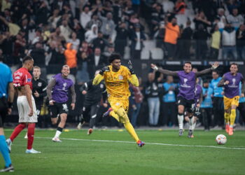 Negociações entre Flamengo e Corinthians Envolvendo o Goleiro Hugo Souza Avançam!