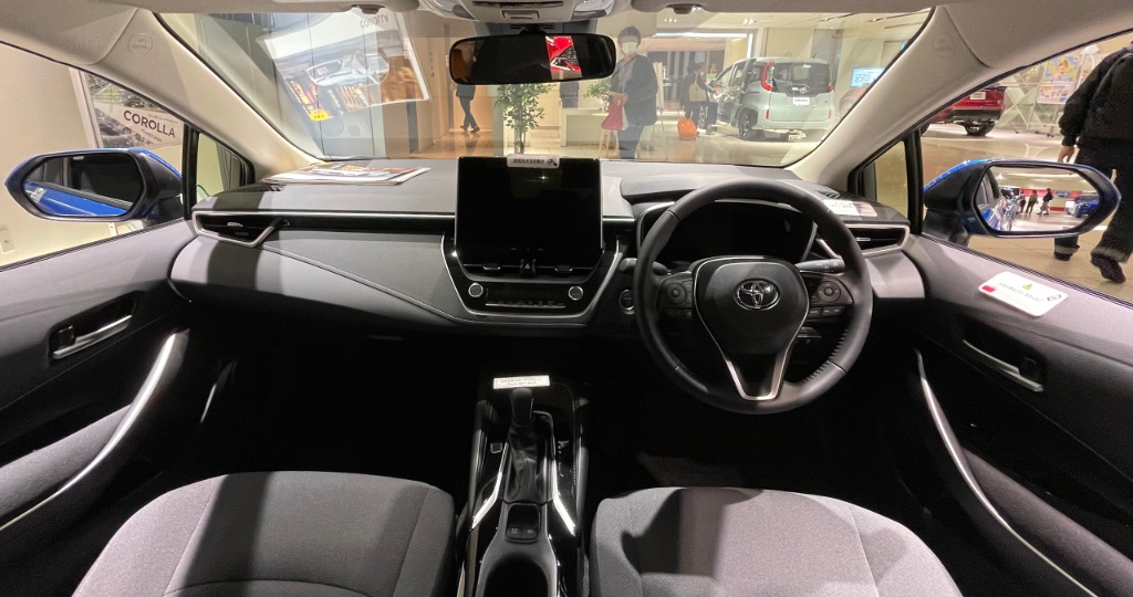 Interior Toyota Corolla Hybrid | Fonte: Wikimedia Commons