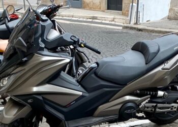 Kymco AK550 | Veja essa imagem em: commons.wikimedia.org