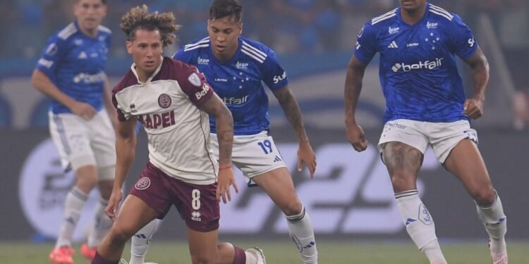 Lanús e Cruzeiro se enfrentam pela semifinal da Copa Sul-Americana. O que esperar?