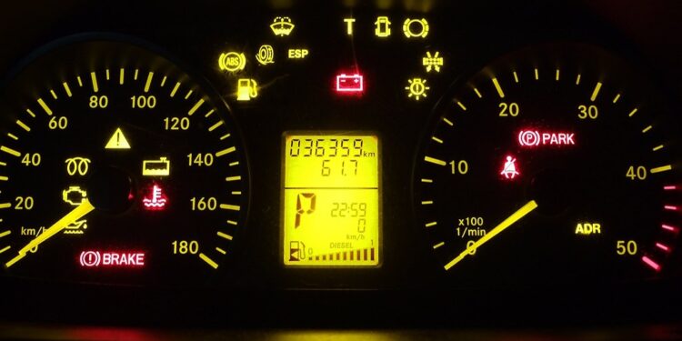 Luzes de indicação no painel do carro | Veja essa imagem em: Flickr