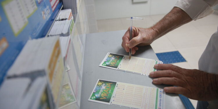 Mega-Sena Acumula para R$ 51 Milhões! Confira