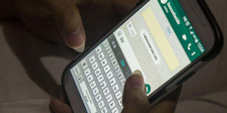 Meta AI: Conheça 5 motivos para usar, e 3 para não usar a IA do WhatsApp.