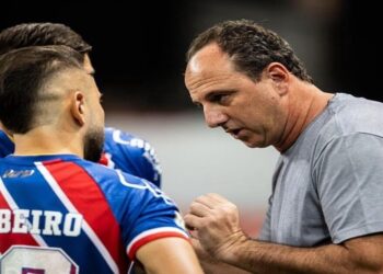 Rogério Ceni lamenta campanha do Bahia fora de casa e comenta empate com Cruzeiro. Confira!