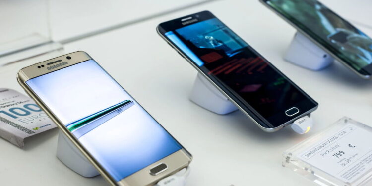 Galaxy AI; Samsung expande tradução simultânea de ligações para usuários globais. Entenda!