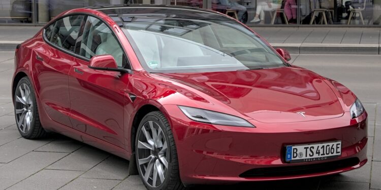 Tesla Model 3 | Fonte: Wikimedia Commons