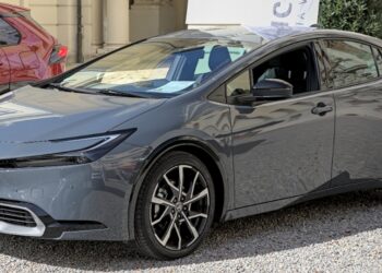 Toyota Prius 2023 Plug-in Híbrido | Veja essa imagem em: Wikimedia Commons