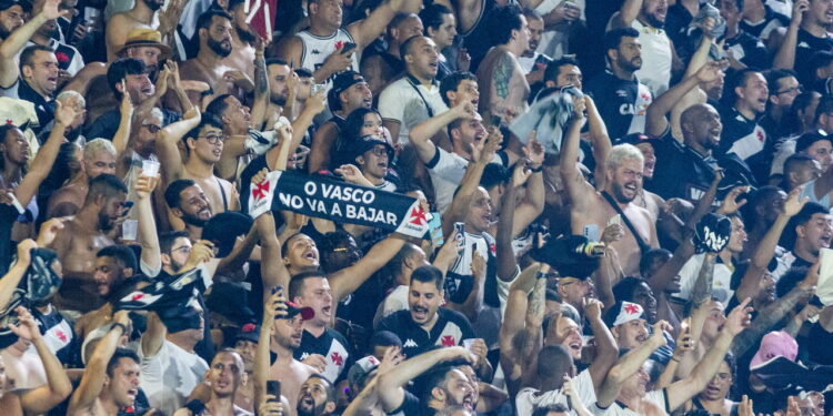 Futuro de São Januário: Vasco Discute a Troca do gramado Natural por Sintético!