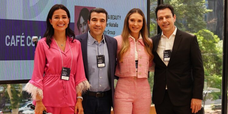 Natalia Beauty, João Kepler, Juliana Tescaro e Carlos Braga Monteiro durante o evento (Foto: Divulgação)